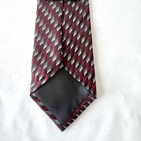 Van Heusen Neck Tie, 100% Silk, Handmade, Dark Red, Gray and Black, EUC - Picture 4 of 9